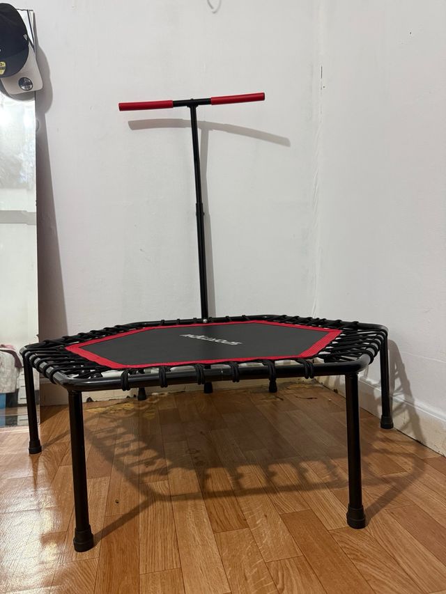 Cama elástica fitness con barra