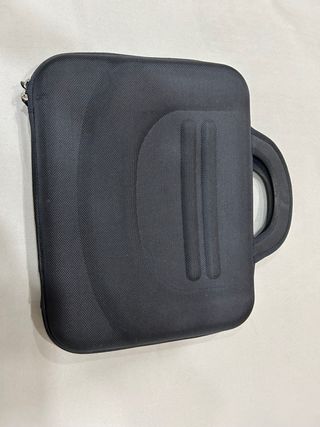 Estuche para tablet negro con asa