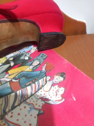 Zapatos de fallera rojos con lazo de niña ,talla31