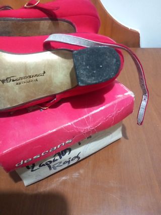 Zapatos de fallera rojos con lazo de niña ,talla31