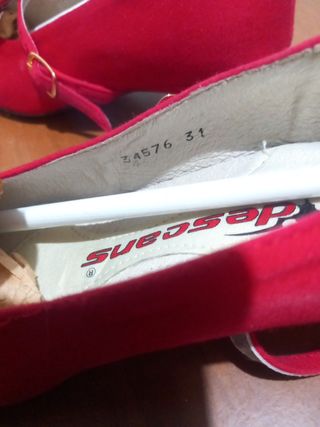 Zapatos de fallera rojos con lazo de niña ,talla31