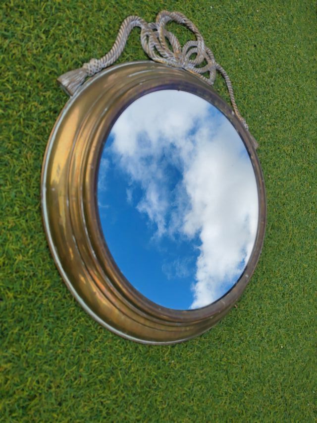 Espejo antiguo latón con cuerda decorativa