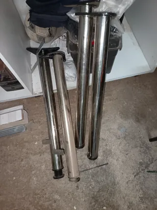 Gambe regolabili per tavolo/banco