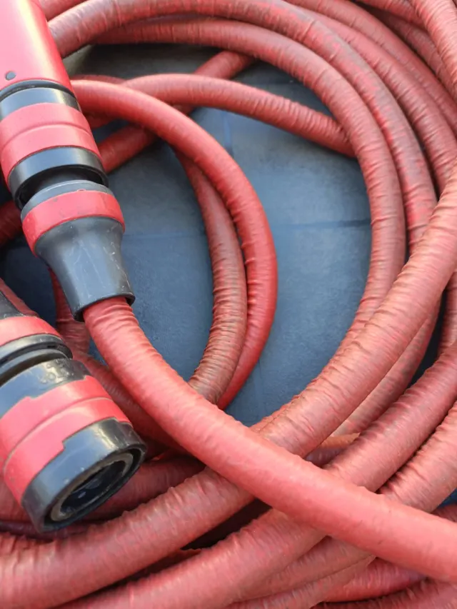 Manguera de jardín roja