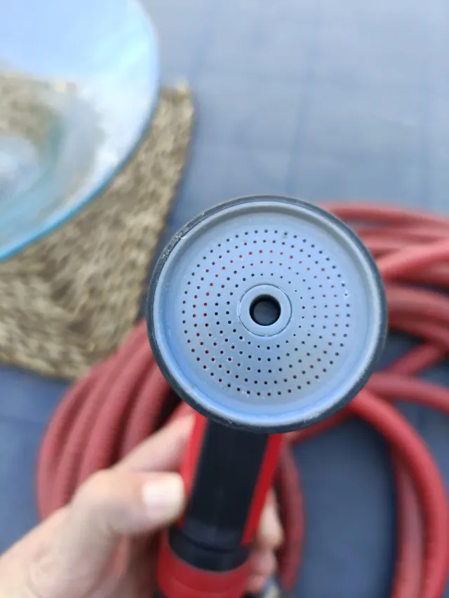 Manguera de jardín roja