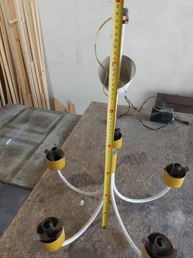 Lampadario vintage bianco e giallo