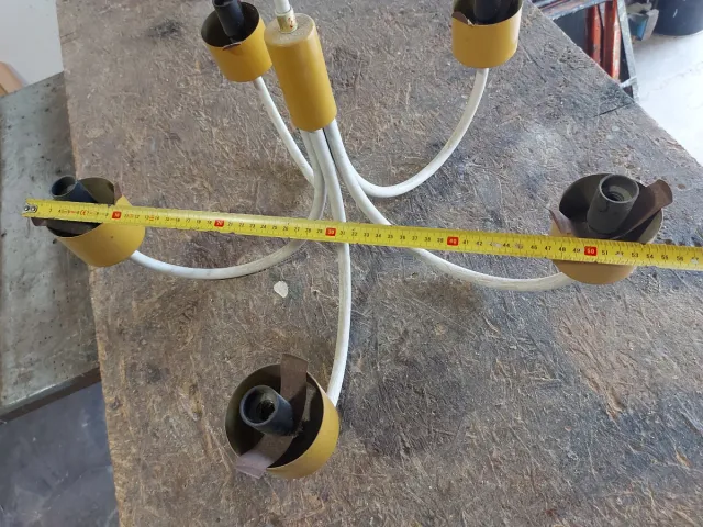 Lampadario vintage bianco e giallo