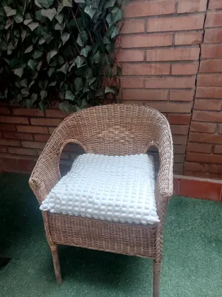 Silla de mimbre para terraza