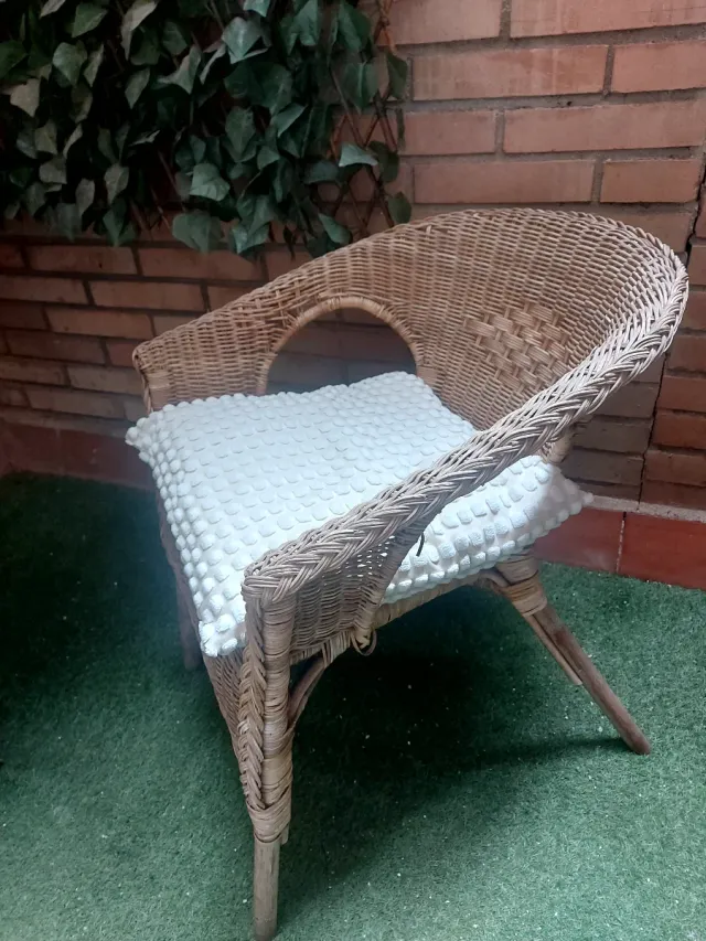 Silla de mimbre para terraza