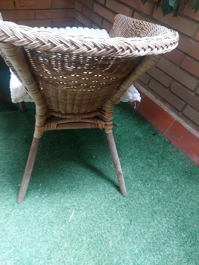 Silla de mimbre para terraza