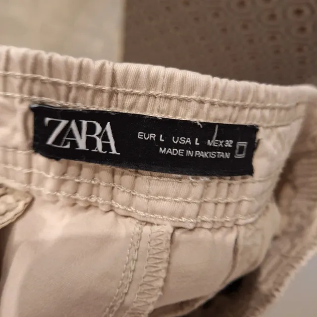 Pantalones chico beige