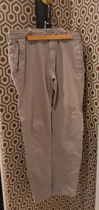 Pantalones chico beige