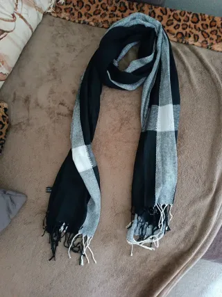 Pashmina a quadri nera e grigia