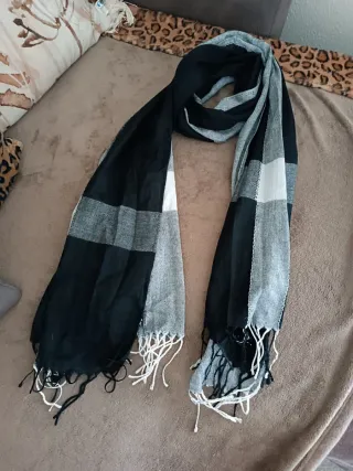 Pashmina a quadri nera e grigia