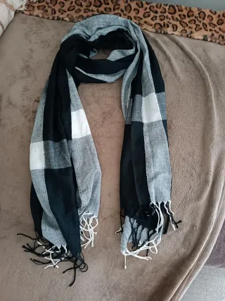Pashmina a quadri nera e grigia