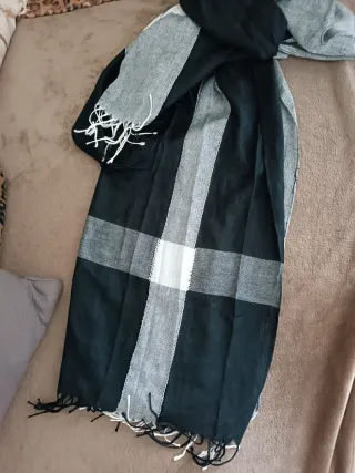 Pashmina a quadri nera e grigia