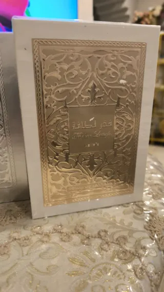Perfume Lattafa Faghar Dorado Blanco