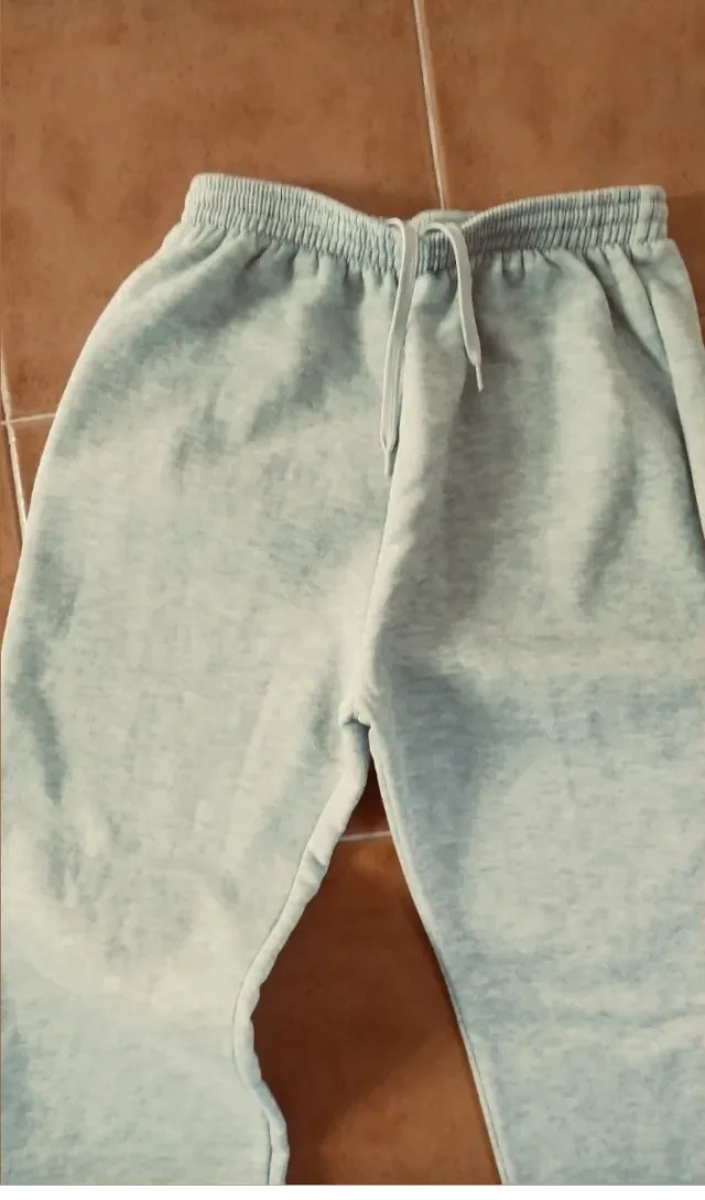 Pantalón chándal baggy gris talla L