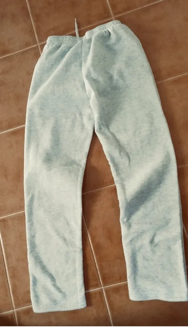 Pantalón chándal baggy gris talla L
