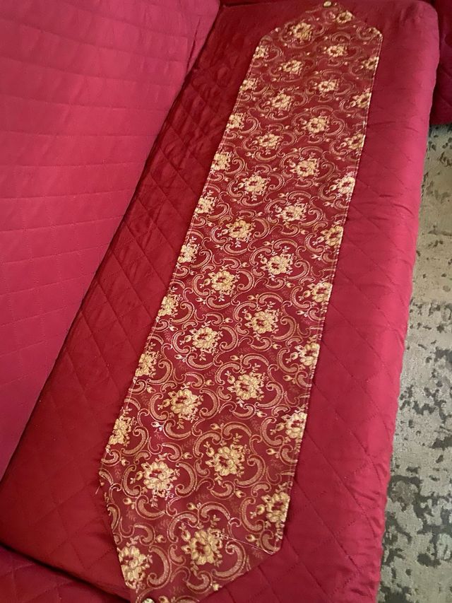 Runner fatto a mano oro e rosso