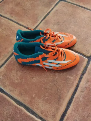 Botas multitacos Adidas Naranja/Verde