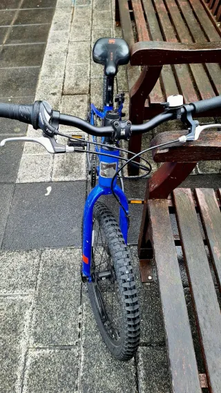 Bicicleta Marin Canyon on Azul