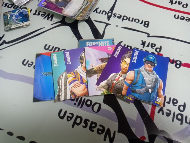 Lote variado cartas y cromos