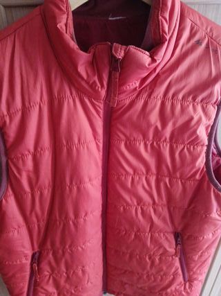 Chaleco acolchado hombre rojo.