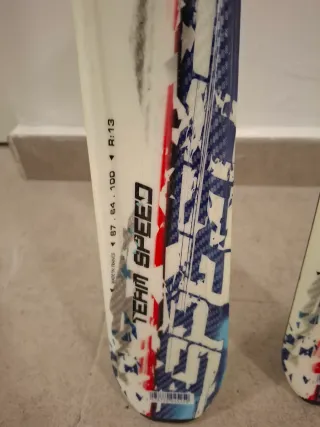 Esquís infantiles Atomic 140 cm, estan muy bien