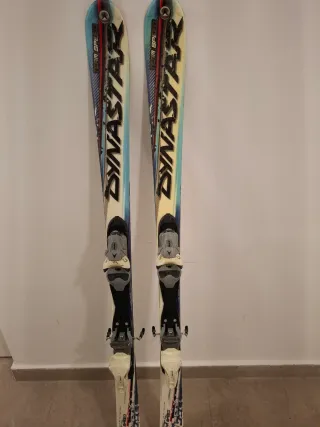 Esquís infantiles Atomic 140 cm, estan muy bien