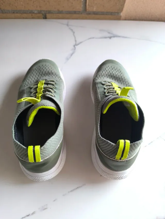 Zapatillas Geox Verdes y Blancas