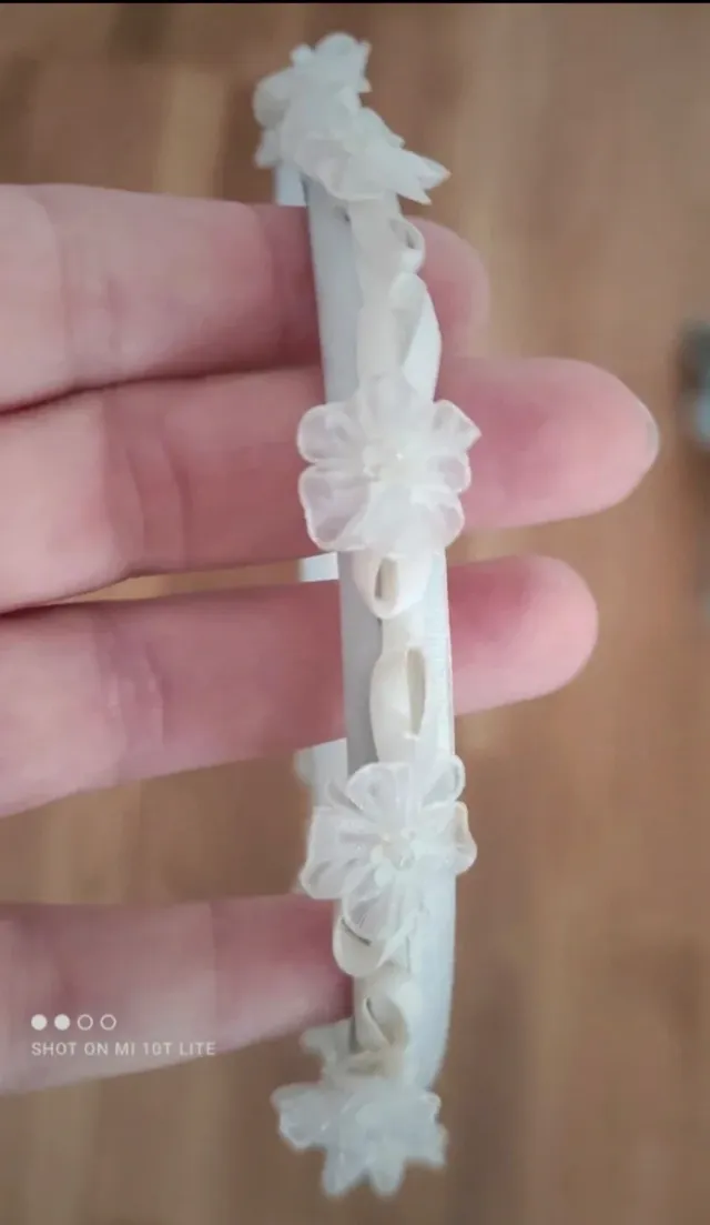 Diadema ceremonia flores y perlas