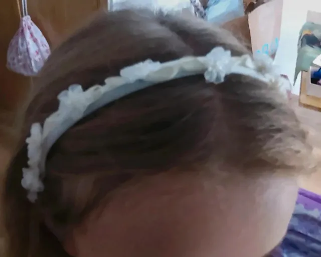 Diadema ceremonia flores y perlas