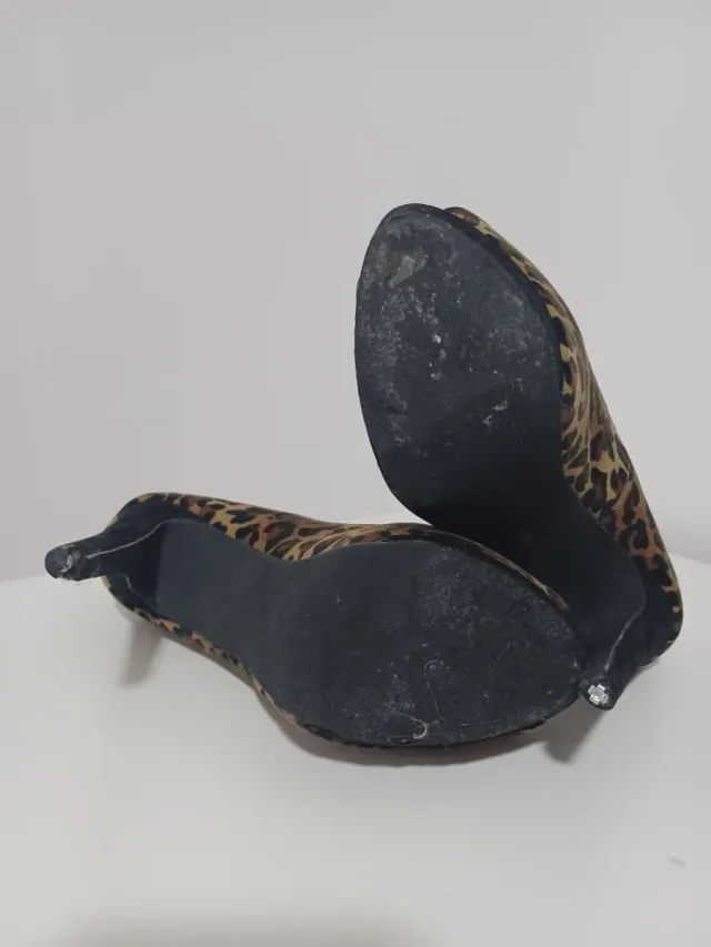 Zapatos tacón leopardo peep toe talla 37