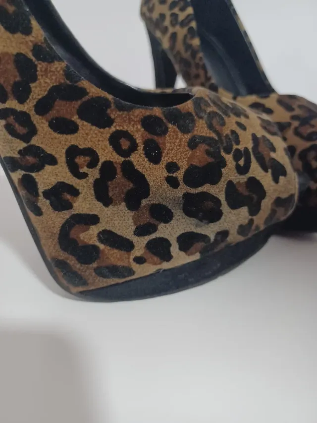 Zapatos tacón leopardo peep toe talla 37