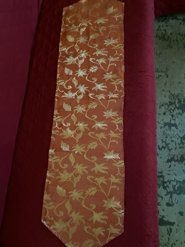 Runner fatto a mano oro e arancio