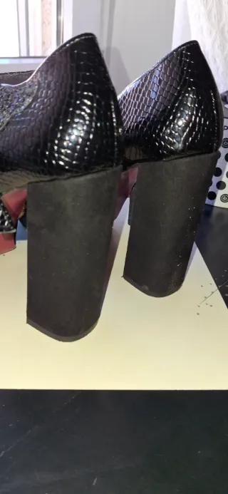 Zapatos de fiesta tacón. leopardo y negro.