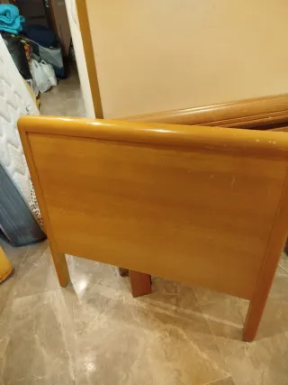 Cabecero de cama de madera de pino