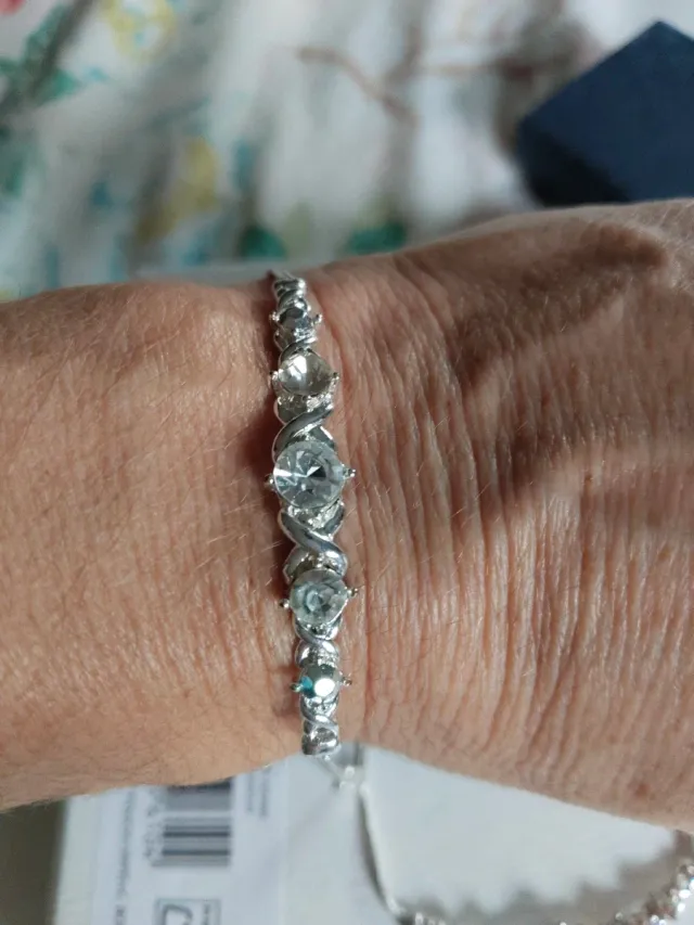 Gargantilla con cristales plateada de bisuteria