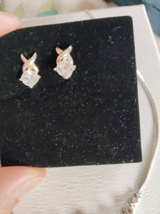 Gargantilla con cristales plateada de bisuteria