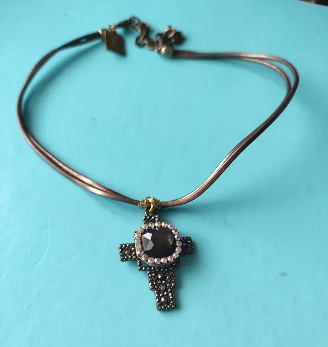 Colgante Cruz Jelua by Magdala