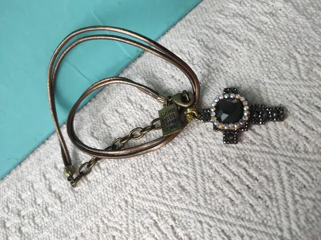 Colgante Cruz Jelua by Magdala