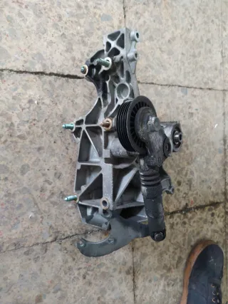 Soporte Alternador VW Passat AVF