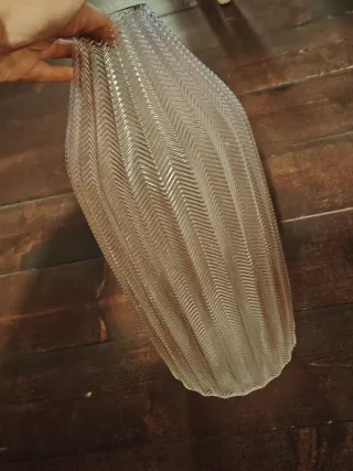 Vaso in vetro rosa trasparente