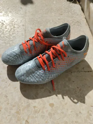 Botas de fútbol multitaco Puma Talla 43