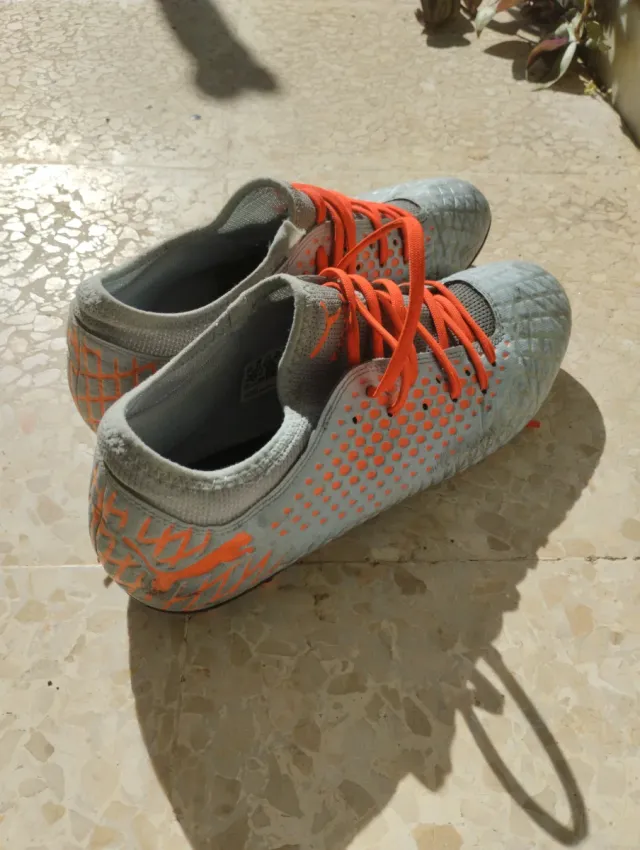 Botas de fútbol multitaco Puma Talla 43