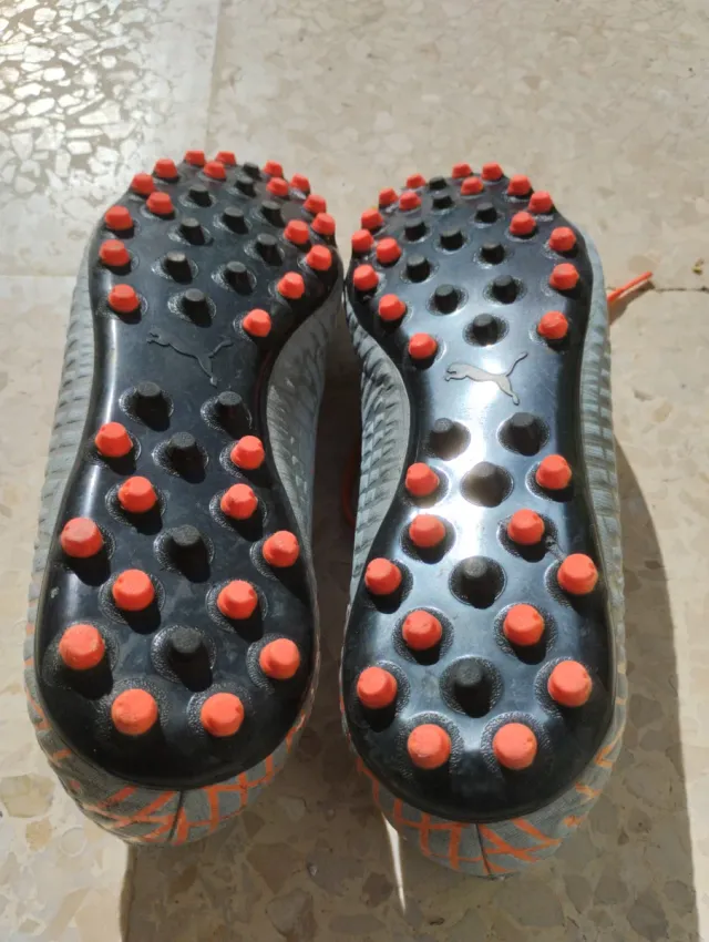 Botas de fútbol multitaco Puma Talla 43