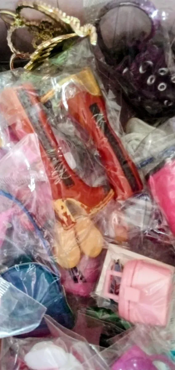 Lote Zapatos Muñecas Accesorios Variados tamaños 