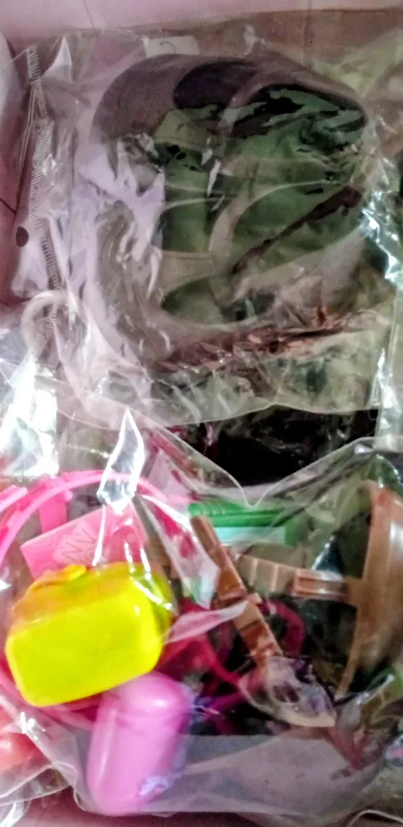 Lote Zapatos Muñecas Accesorios Variados tamaños 