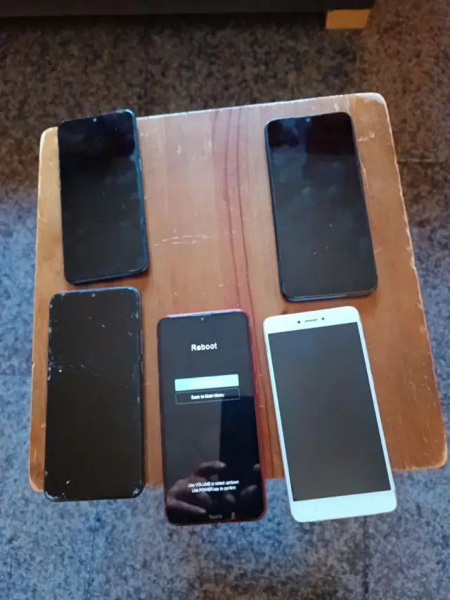 Lote 5 móviles Xiaomi para piezas